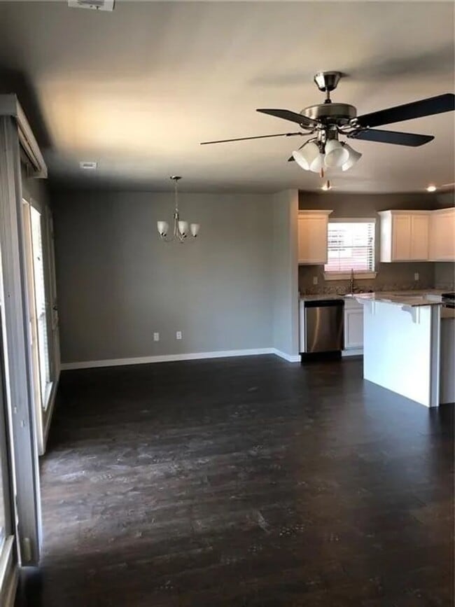 Building Photo - Beautiful Condo At Great Location!!!