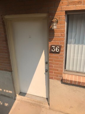 Building Photo - AMAZING LOCATION! GREAT PRICE!