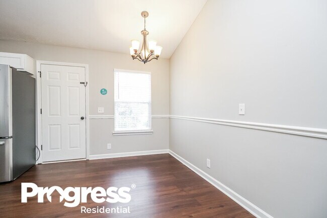Building Photo - 841 Lavergne Ln