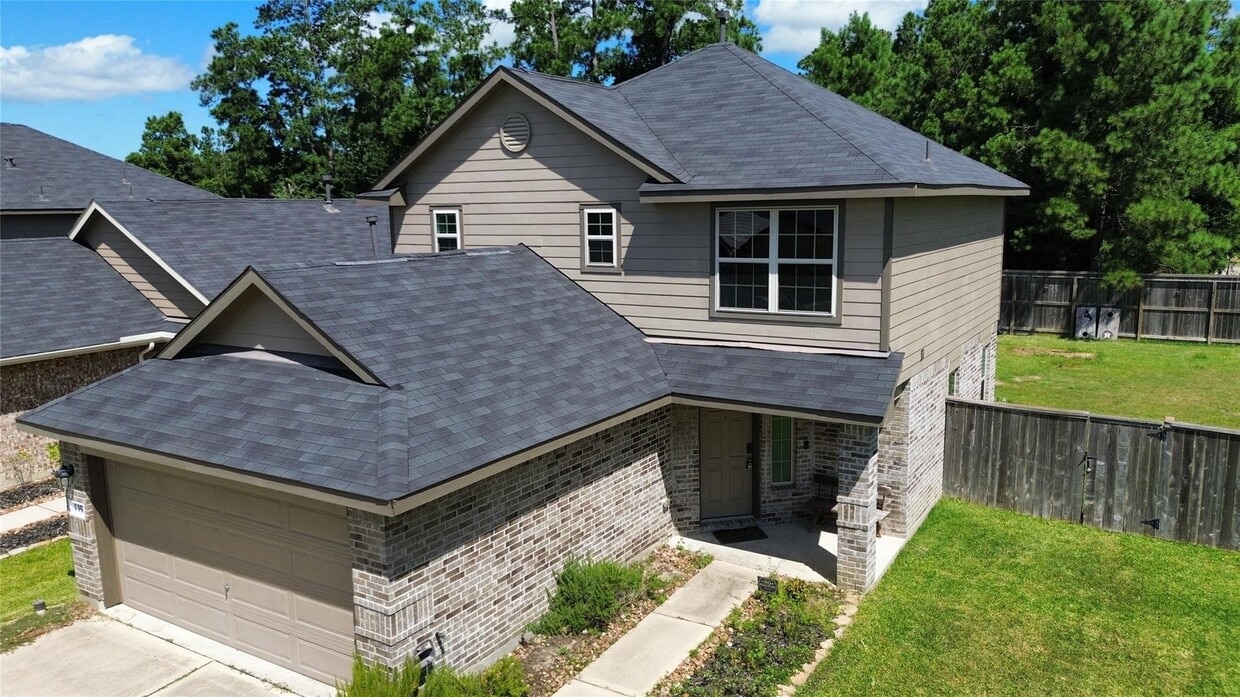 Primary Photo - 1352 Winding Willow Dr