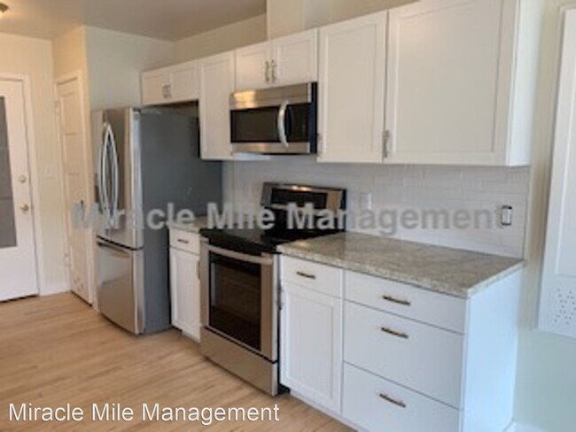 Building Photo - 1 br, 1 bath House - 19 Ross Ave #7