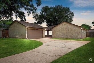 Building Photo - 13834 Fleur De Lis Blvd