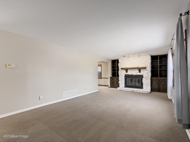 Building Photo - 305 3rd St