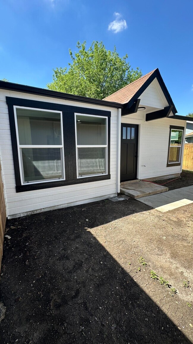 Foto del edificio - 6806 Arbor Springs Dr