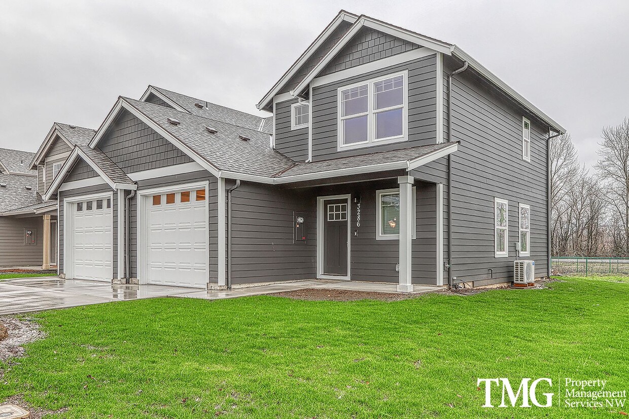 Primary Photo - Newly Constructed 2-Story Duplex in Washou...