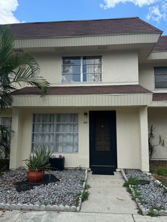 Unfurnished Townhouse Near Downtown Sarasota - 210 Elliot Ave (Sarasota, FL)