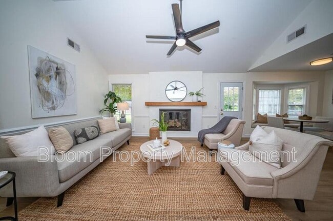 Building Photo - 132 Marion Rd