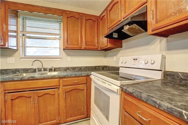 Foto del edificio - 3 br, 2 bath House - 408 Northeast Lakevie...
