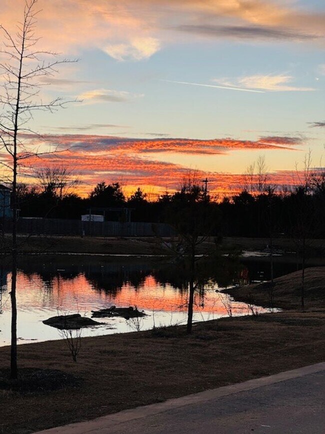 Foto del edificio - Fantastic Newly Built 4 Bed Smart-Home Fayetteville! 4 Miles to UofA Campus!