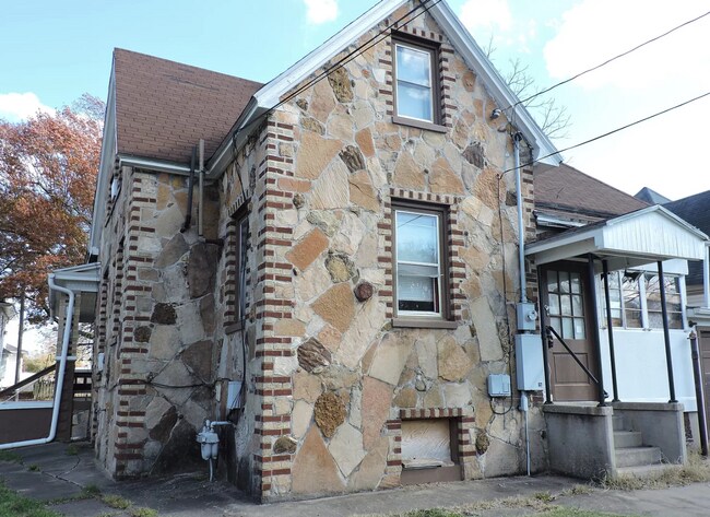Foto del edificio - 825 N Grant Ave
