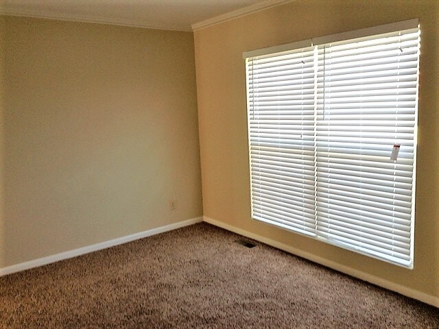 Building Photo - 8464 Woodcreek Dr
