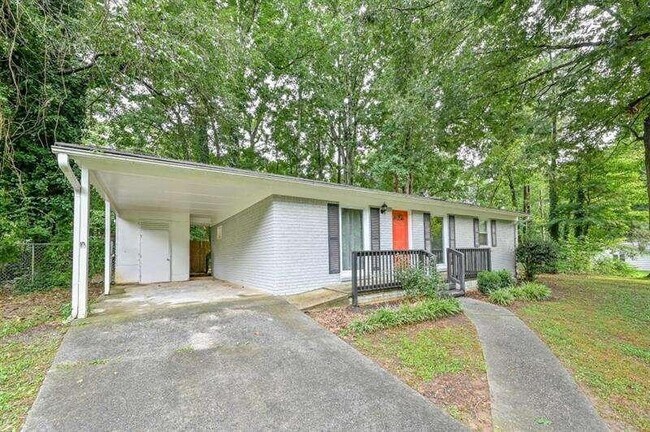 Building Photo - 62 Lucia Dr SE