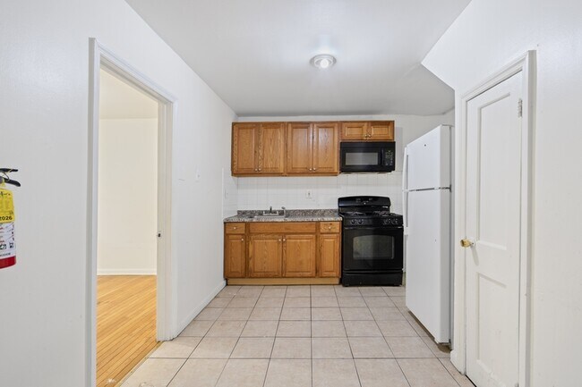 Building Photo - 159 Cooper Ave