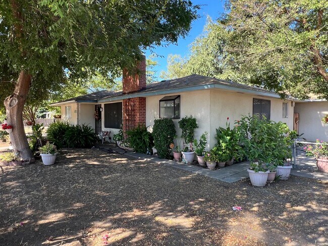 Foto del edificio - 493 N Alta Ave