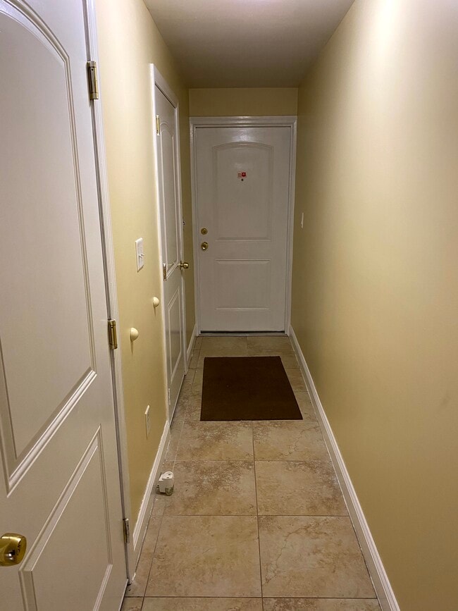Enteryway to Apt - 219 Congress St