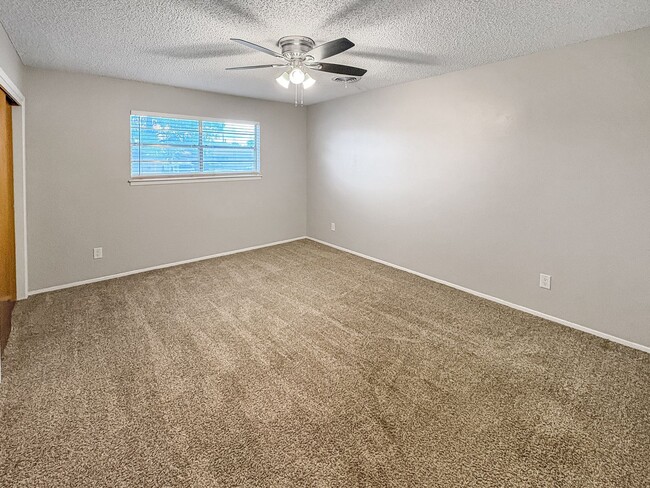 Foto del edificio - 3313 Belmont Pl