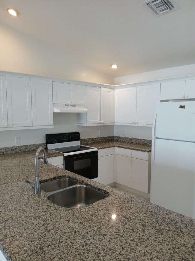 Cocina - 1411 Gleason Pky