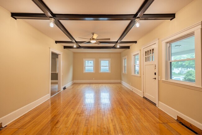 Building Photo - 27 Margin St