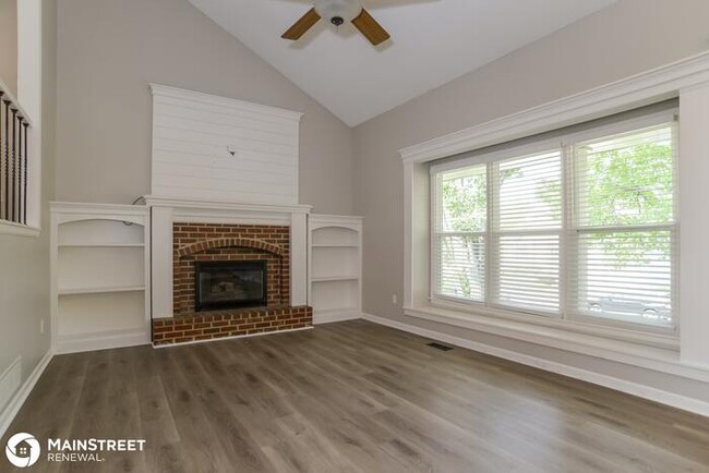 Building Photo - 12105 W 48TH ST, SHAWNEE, KS 66216