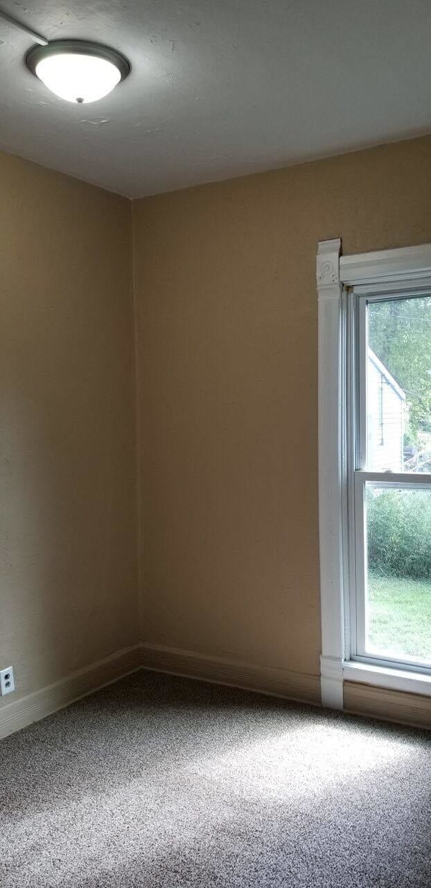 Building Photo - *SELF SHOW AVAILABILITY* 714 E Taylor St