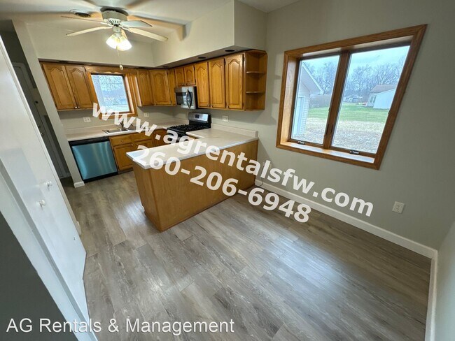 Building Photo - 3 br, 1 bath House - 3625 Congress Ave