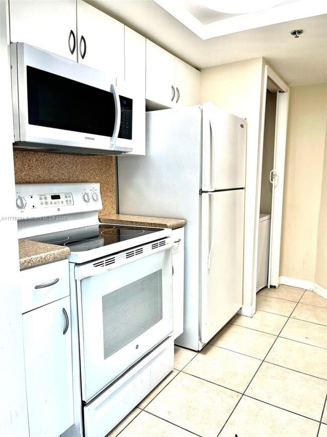 Foto del edificio - 2415 NW 16th St Rd