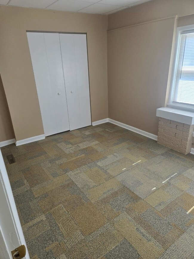 Building Photo - 417 Saint Louis Rd