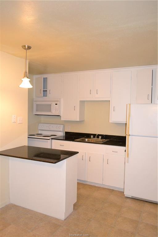 Foto del edificio - 4212 Old College Rd