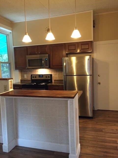 Foto del edificio - 649 Vester Pl