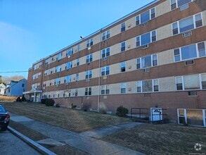 Building Photo - 70 Farmington Ave