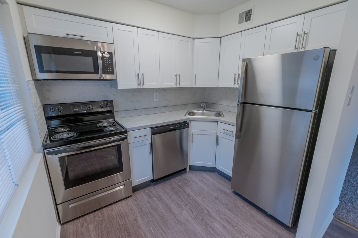 Sample Kitchen - Caln East Apartments