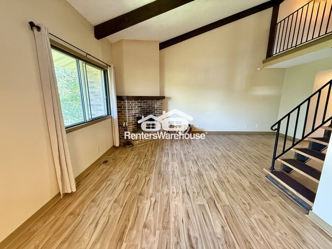 Building Photo - 14320 Fairway Dr