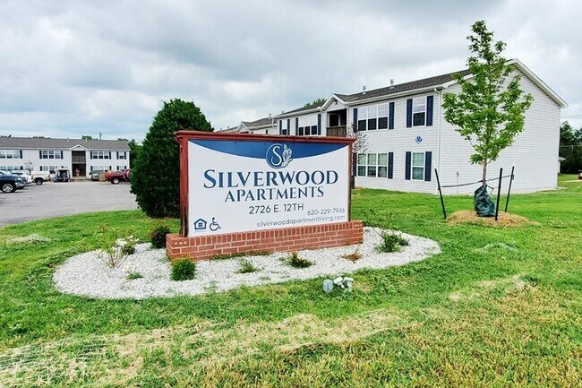 Foto del edificio - SILVERWOOD APARTMENTS
