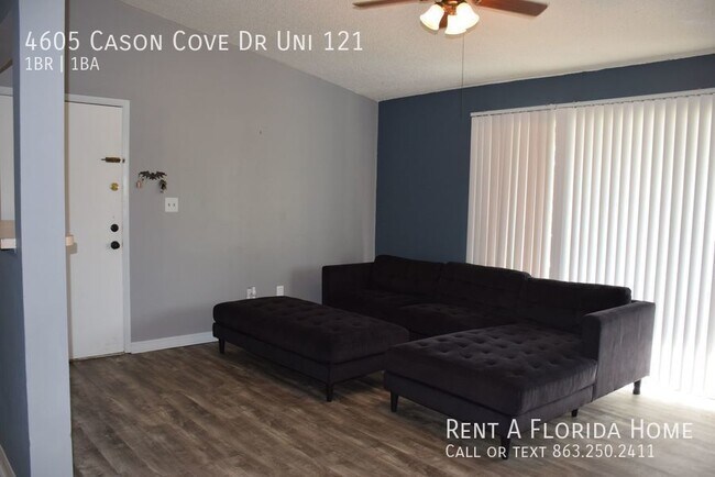 Building Photo - Coveted Location! Water Included!  1 Bed 1...