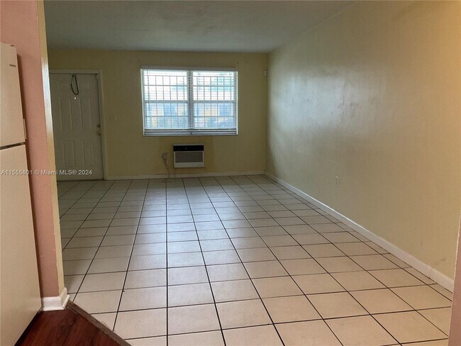 Building Photo - 1195 Northwest 100th Terrace Apt #1, Miami...