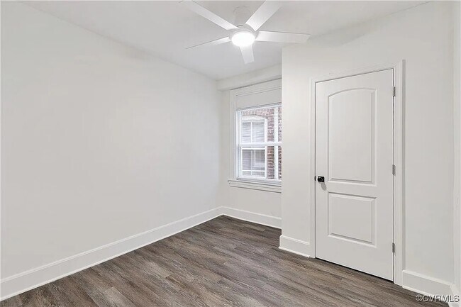 Foto del edificio - 3139 Ellwood Ave