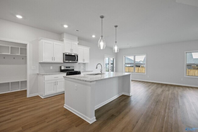 Building Photo - 4 Bedrooms in Hazel Green!!