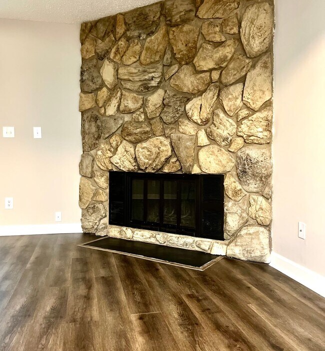 Foto del edificio - Great 3Br 2.5 BA Townhome in High Point!