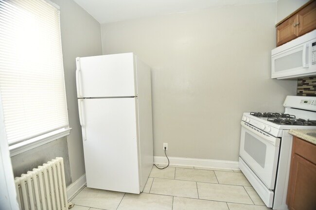 Kitchen 2 - 913 Saint Dunstans Rd