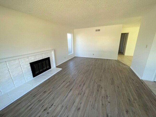Foto del edificio - East Ventura Home with Large Yard