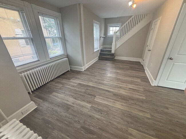 Foto del edificio - Single Family Home Available for Rent in t...