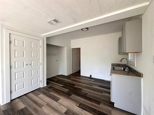 Foto del edificio - 2108 Ave D