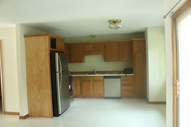 Building Photo - 3 br, 2.5 bath Duplex - 6218 Loretta Ln