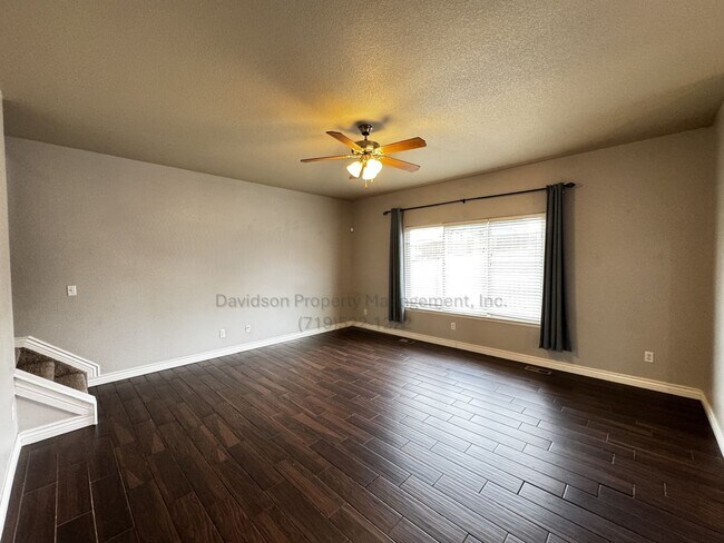 Foto del edificio - Stunning 4 Bedroom House in Security-Widefield