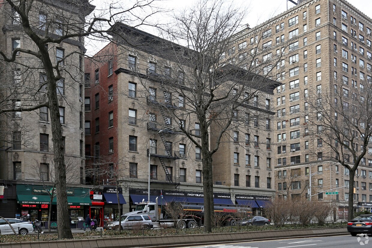Primary Photo - 2671-2675 Broadway