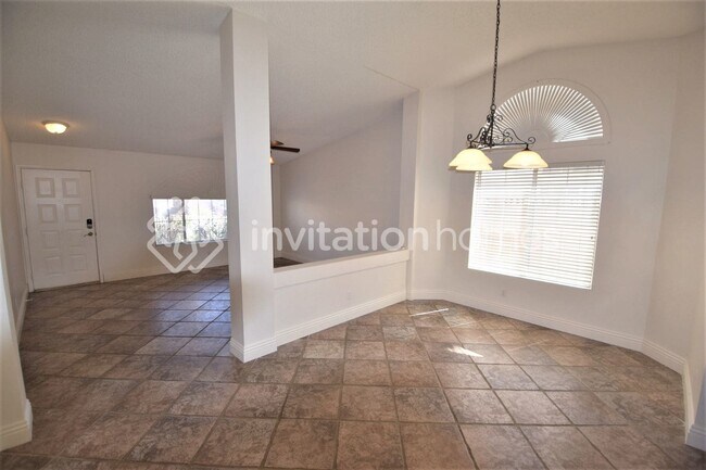 Building Photo - 1425 Pathfinder Rd