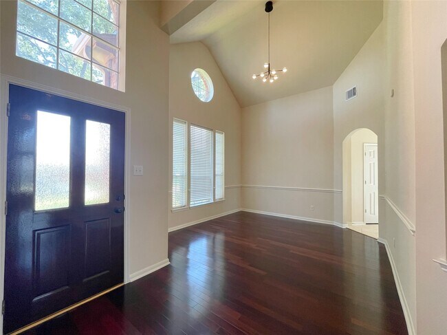 Foto del edificio - 2126 Winding Hollow Dr