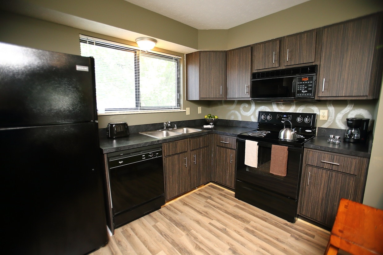 Primary Photo - 1300 Pine Valley Dr