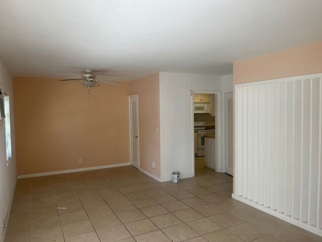 Building Photo - 327 Ocean Breeze St