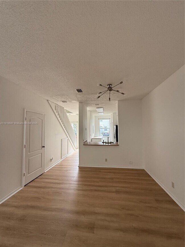 Foto del edificio - 835 NE 212th Terrace